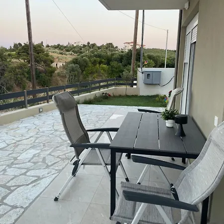 Re-treat * Néa Fókaia