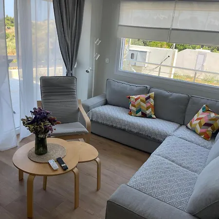 Re-treat * Néa Fókaia